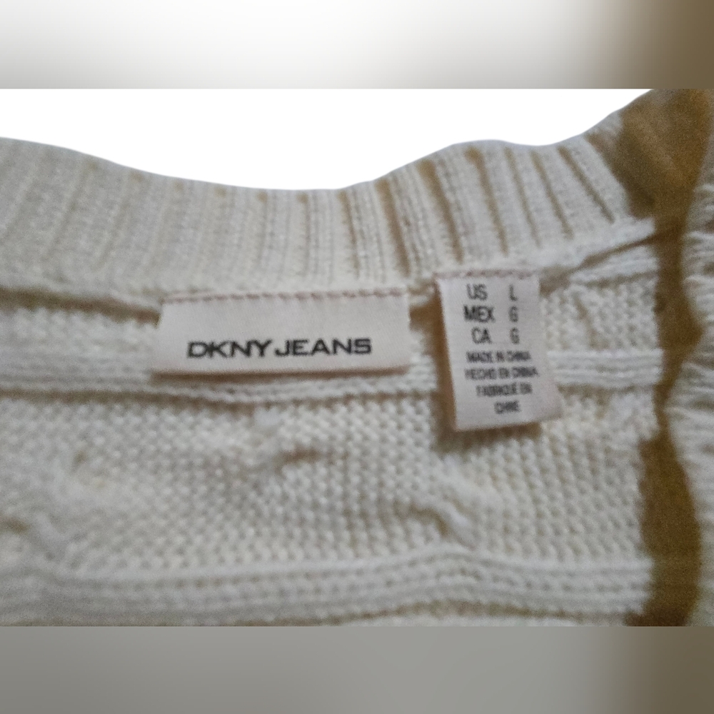 DKNY Women's Cream Cable Knit Sweater 3 Button Sweater. Sz L - Picture 6 of 7
